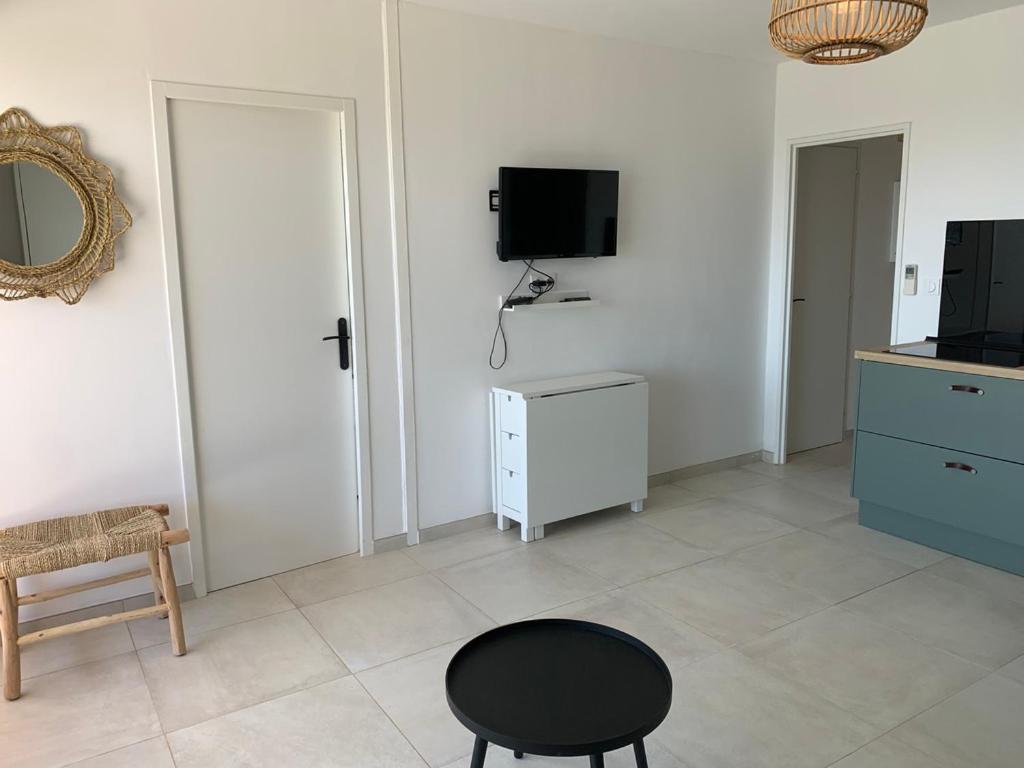 Vue Sur Les Iles D'Or Apartment Hyeres Exterior photo